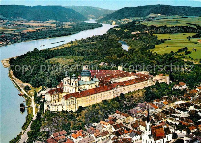 Melk Donau Benediktinerstift Barock Fliegeraufnahme