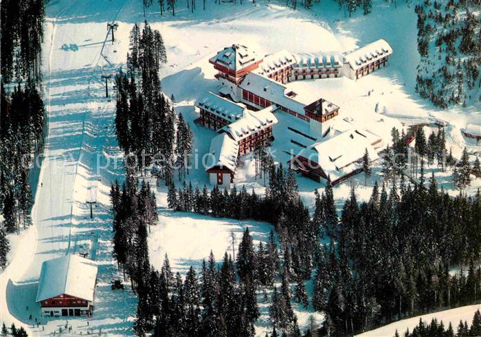 Katschberghoehe Robinson Club Wintersportplatz Alpen Fliegeraufnahme