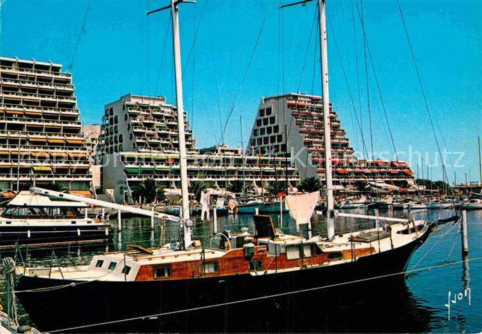 La Grande-Motte Port Quai d_Honneur Bateau a voile Coll