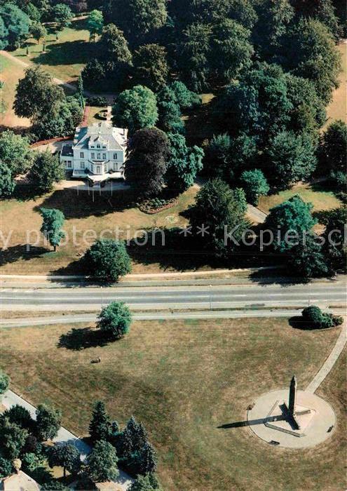 Oosterbeek Airbornemonument en Airborne Museum vue aerienne