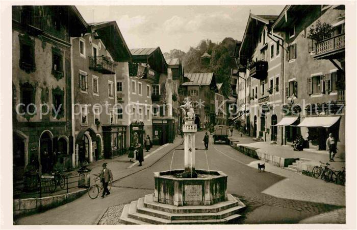 Berchtesgaden Marktplatz mit Brunnen