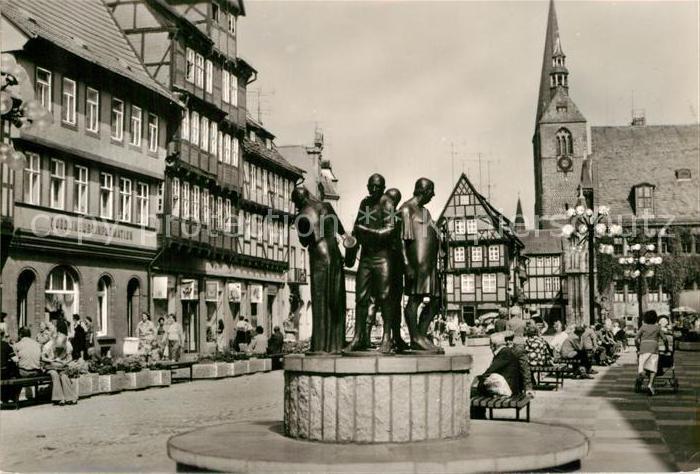 Quedlinburg Harz Marktplatz mit Muenzberger Musikanten