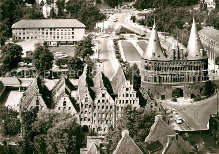 Luebeck Fliegeraufnahme Holstentor Salzspeicher