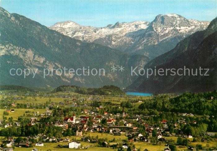 Bad Goisern Salzkammergut gegen Krippenstein Hallstaettersee Alpen Fliegeraufnah
