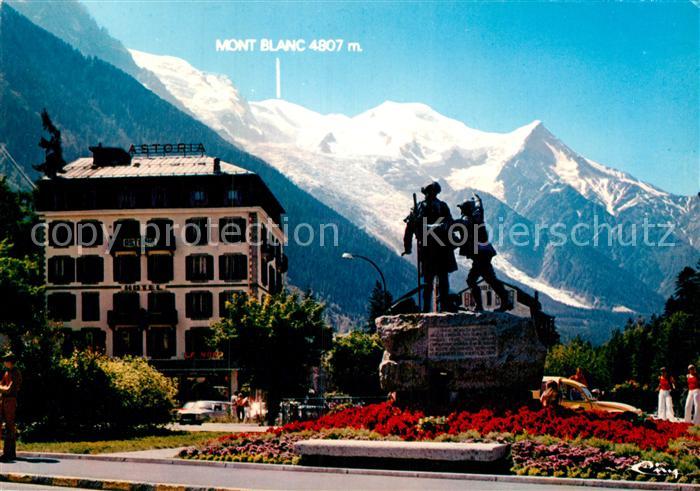 Chamonix Statue de Horace Benedict de Saussure Massif du Mont Blanc Hotel Astori