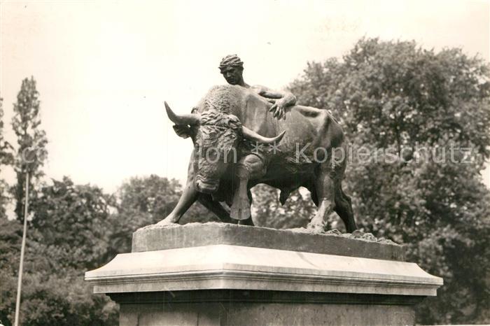Liege Luettich Le Taureau Stierskulptur