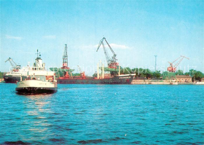 Swinoujscie Swinemuende Fragment portu Hafen Hochseeschiffe Frachtkahn Dampfer