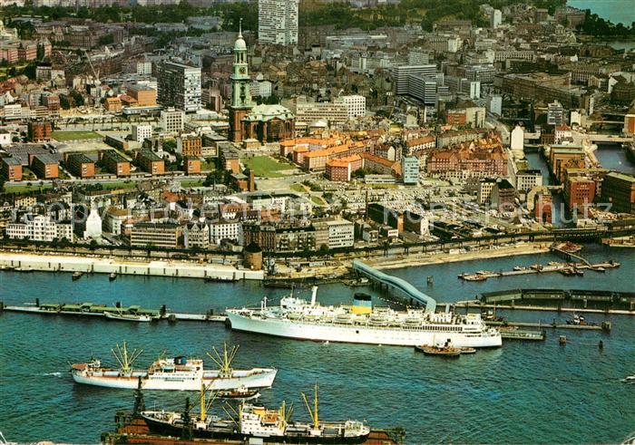 HAMBURG  CITY Hafen und St Michaeliskirche Fliegeraufnahme