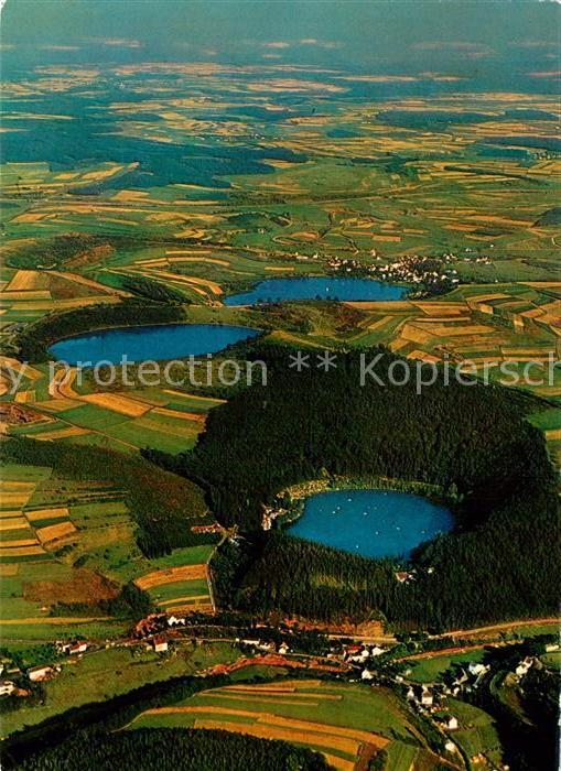 Daun Eifel Fliegeraufnahme Gem?ndener-Maar Weinfelder-Maar Schalkenmehrener-Maar