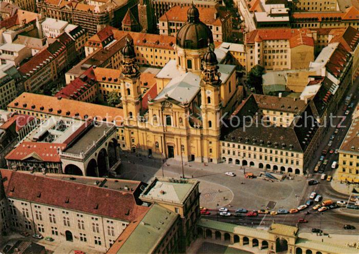 Muenchen Bayern Fliegeraufnahme Sankt Kajetan Theatinerkirche