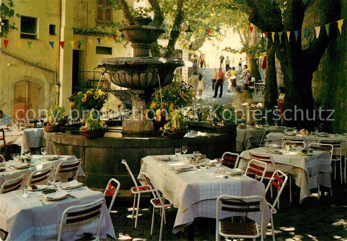 Seillans Place du Thouron Le Restaurant Clariond