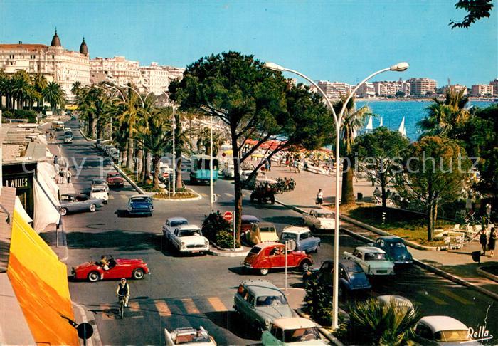 Cannes Alpes-Maritimes L Croisette Au fond le Carlton Hotel le Miramar et le Mar