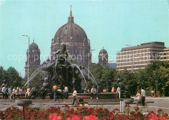 BERLIN  CITY Neptunbrunnen und Dom