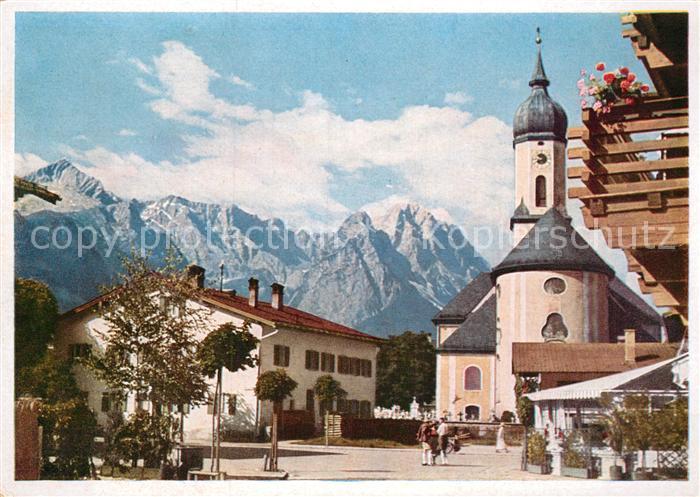 GARMISCH-PARTENKIRCHEN Bayern Ortsmotiv mit Zugspitzgruppe