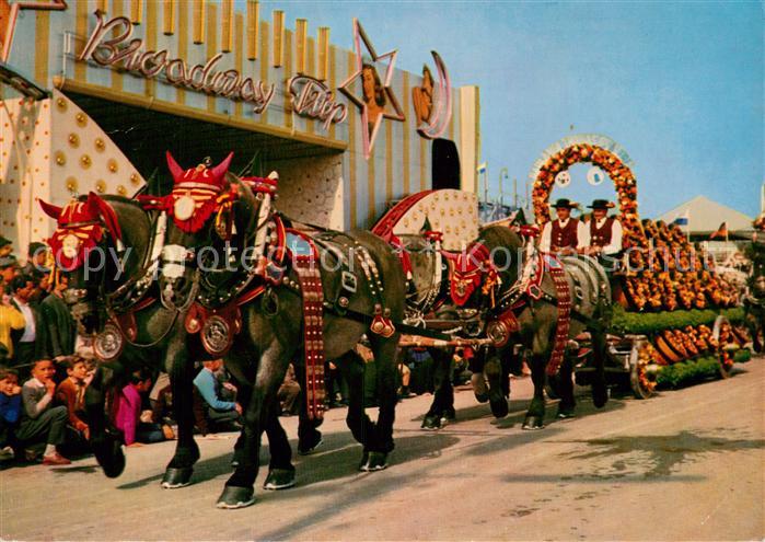 Muenchen Bayern Festzug Pferdewagen