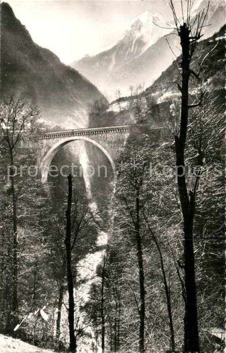 Saint Sauveur Hautes Pyrenees Pont Napoleon Neige d Automne