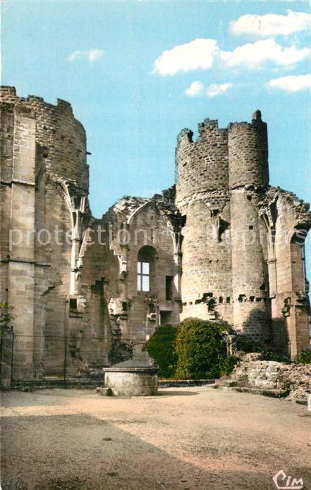 Bourbon-l Archambault Cour interieure du Chateau