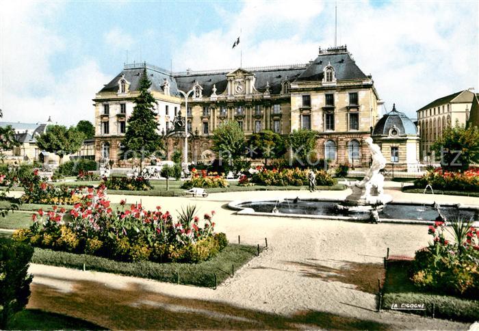 Troyes Aube La Prefecture et le Jardin Fontaine Statue