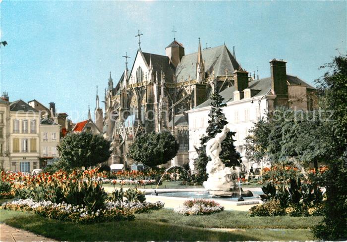 Troyes Aube Jardin de la Prefecture Eglise Saint Urbain Fontaine