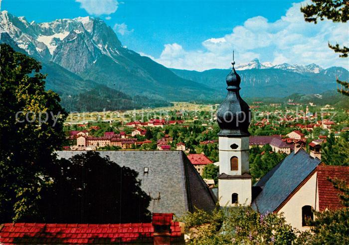 GARMISCH-PARTENKIRCHEN Bayern Kirche Panorama Blick zum Waxenstein und Zugspitze