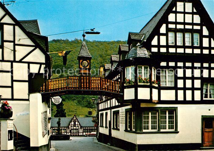 Winningen Mosel Partie am Weinhexenbrunnen Fachwerkhaeuser