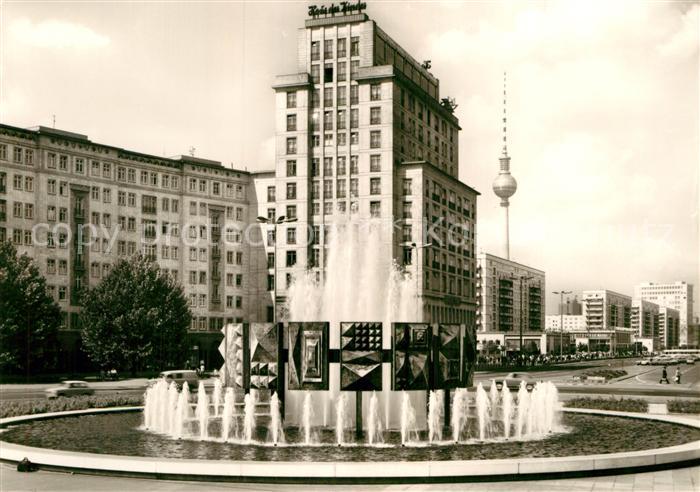 BERLIN CITY Strausberger Platz und Fernsehturm