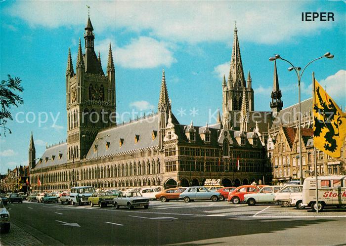 Ieper Grote Markt Lakenhallen St. Maartens Katedral