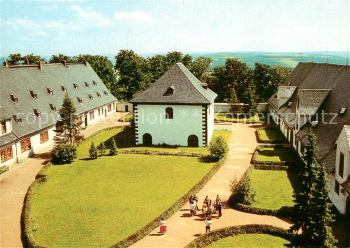 Augustusburg Schloss Stallhof mit Brunnenhaus