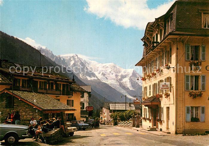 Chamonix La place d’Argentiniere et le Massif de Mont Blanc