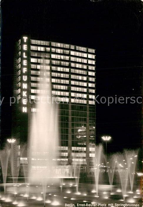 BERLIN  CITY Ernst Reuter Platz mit Springbrunnen Nachtaufnahme