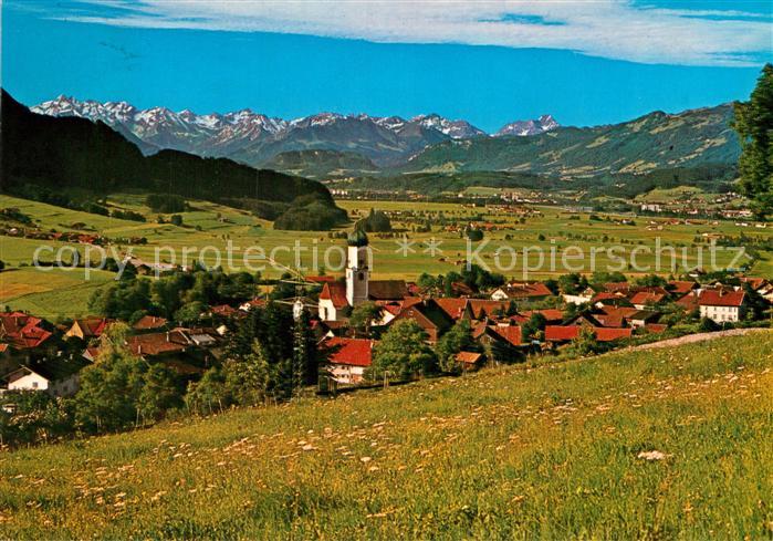 Rettenberg Oberallgaeu Gesamtansicht mit Alpenpanorama