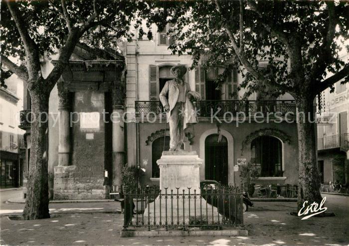 Arles Bouches-du-Rhone La Place du Forum et la Statue de Frederic Mistral