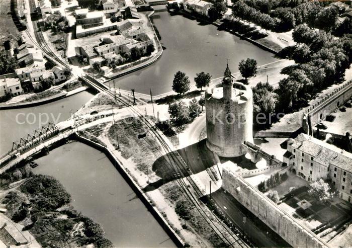 Aigues-Mortes Gard Vue aerienne sur le Bassin et la Tour de Constance