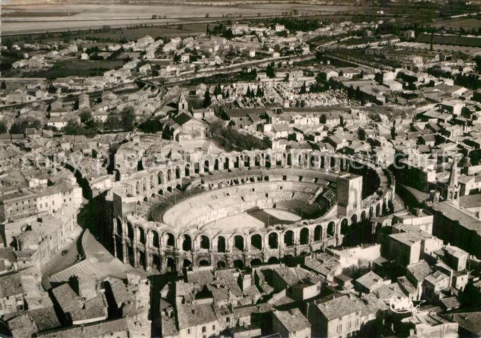 Arles Bouches-du-Rhone Vue aerienne sur les Arenes