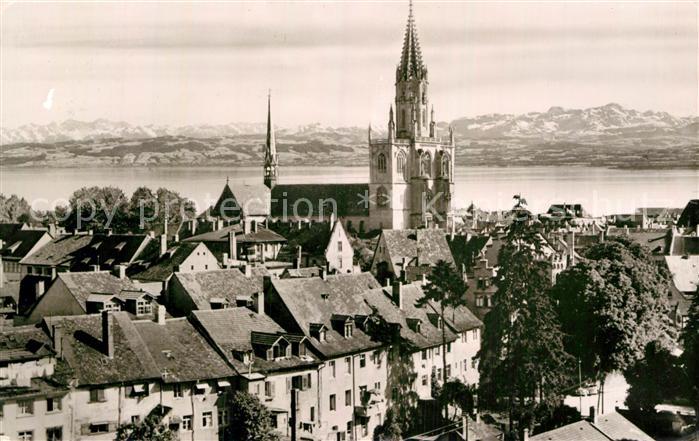 Konstanz Bodensee Stadtbild mit Kirche Blick zum Saentis Alpen