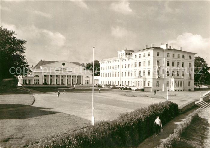 Heiligendamm Ostseebad Blick zum Kurhaus und Haus Mecklenburg