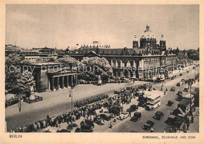 BERLIN CITY Ehrenmal Zeughaus und Dom