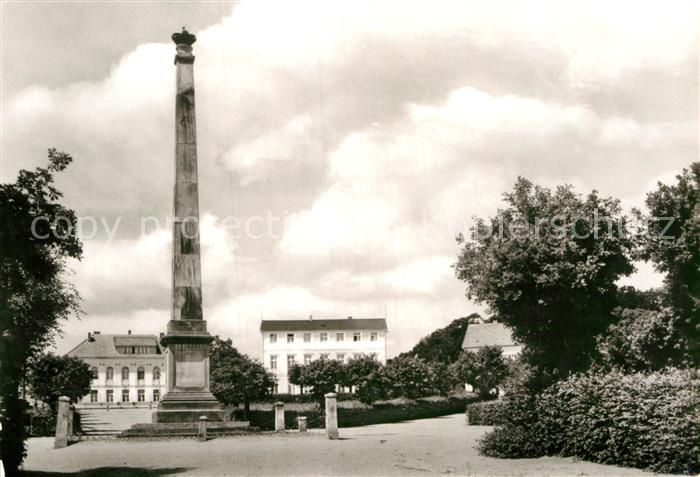 Putbus Ruegen Ernst Thaelmann Platz Saeule Denkmal