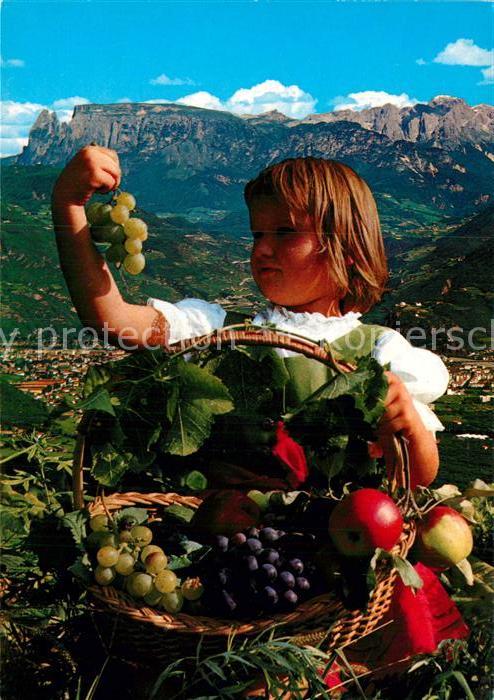 Kinder Child Enfants aepfel Trauben