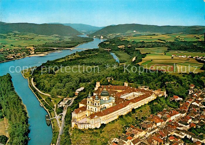 Melk Donau Fliegeraufnahme Benediktinerstift Barockstil