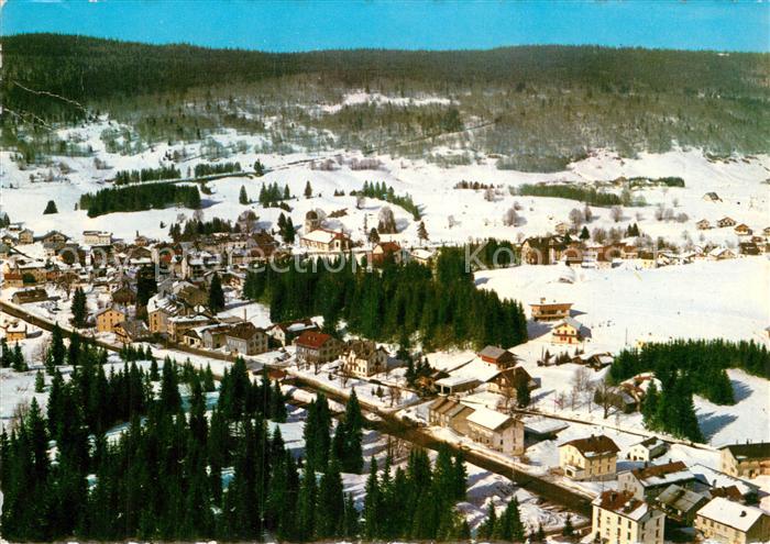 Les Rousses Station en hiver