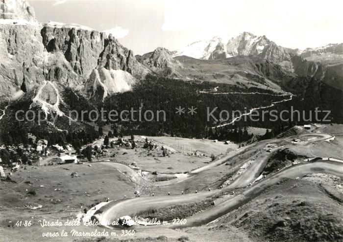 Passo Sella Strada delle Dolomiti verso la Marmolada