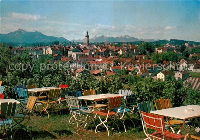 Traunstein Oberbayern Stadtpanorama mit Blick auf Hochgern und Kampenwand Chiemg