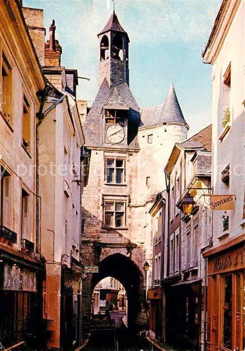 Amboise La Porte d Horloge et Rue Nationale