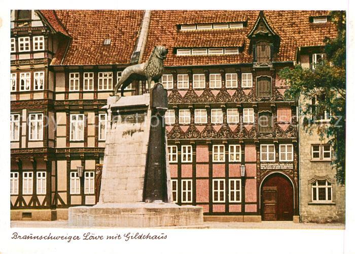 Braunschweig Braunschweiger Loewe mit Gildehaus Fachwerkhaus Historisches Gebaeu