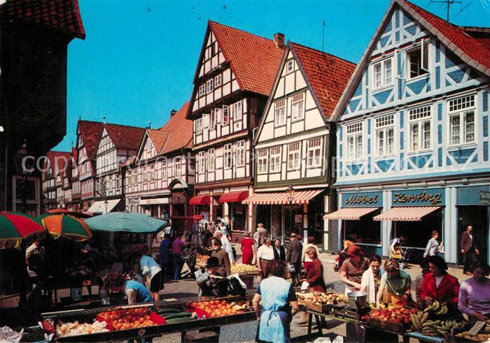 Celle Niedersachsen Fussgaengerviertel mit Markt