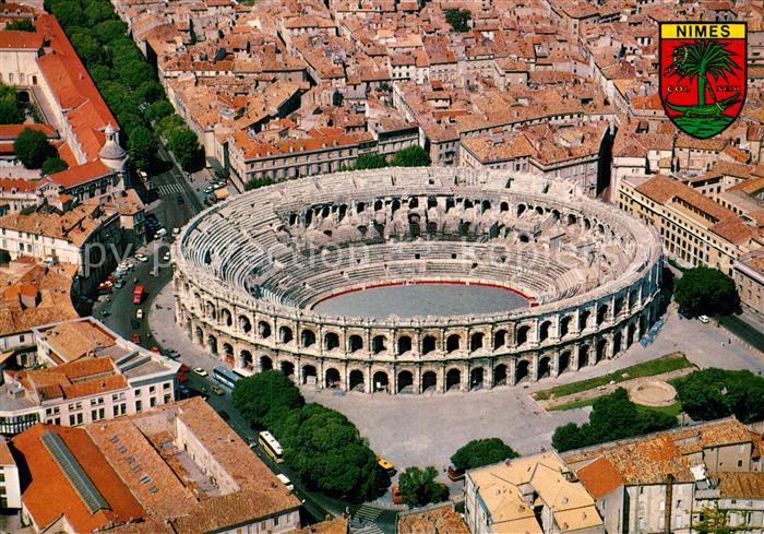 Nimes La Rome francaise Les Arenes Vue aerienne