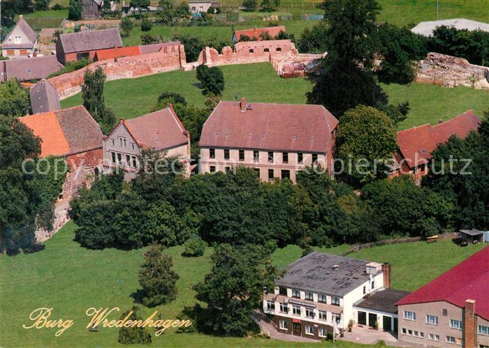 Wredenhagen Burg Wredenhagen mit Schule Gaststaette und Mehrzweckhalle Fliegerau