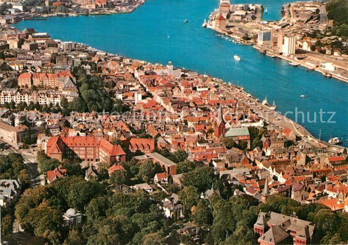Flensburg Fliegeraufnahme mit Stadt und Foerde