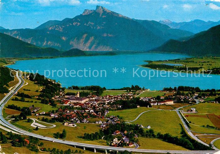 Mondsee Salzkammergut Fliegeraufnahme mit Schafberg